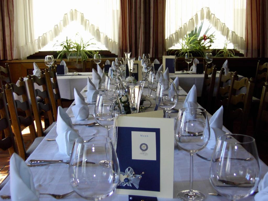 Hotel Restaurant Zum Schwan Schwanberg Exterior photo